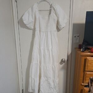 Chic White Puff Sleeve Maxi Dress